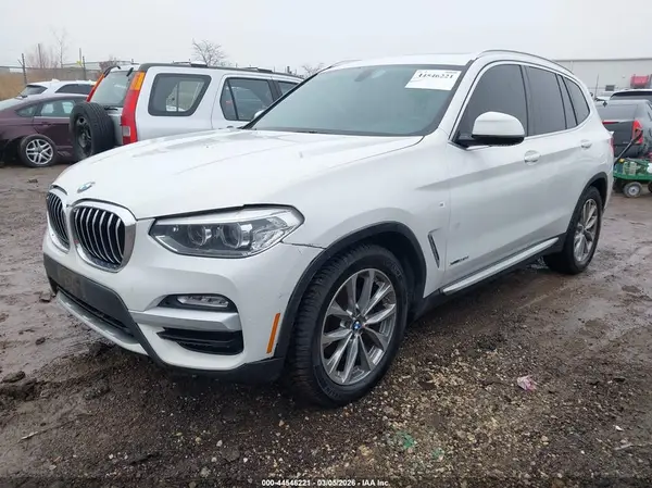 5UXTR9C56JLC79874 2018 BMW X3 - Image 2