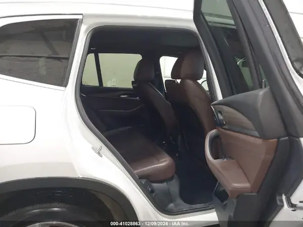 5UXTR9C56JLC80930 2018 BMW X3 - Image 8