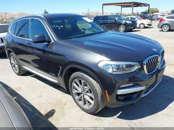 5UXTR9C56JLC82421 2018 BMW X3 - Image 1
