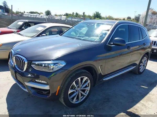 5UXTR9C56JLC82421 2018 BMW X3 - Image 2