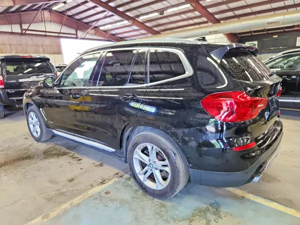 5UXTR9C56JLC82810 2018 BMW X3 - Image 2