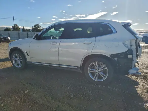 5UXTR9C56JLD65816 2018 BMW X3 - Image 2