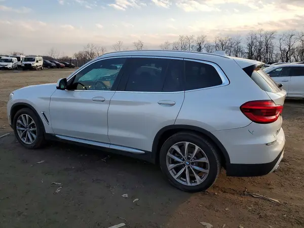 5UXTR9C56JLD90053 2018 BMW X3 - Image 2