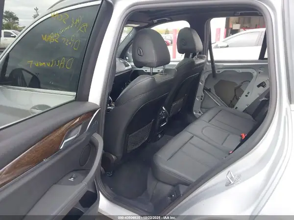 5UXTR9C56KLD99174 2019 BMW X3 - Image 8