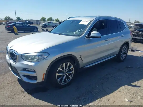 5UXTR9C56KLE11243 2019 BMW X3 - Image 2