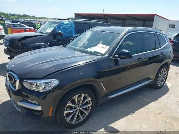 5UXTR9C56KLE14398 2019 BMW X3 - Image 2