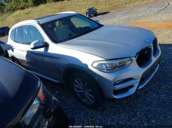 5UXTR9C56KLE15924 2019 BMW X3 - Image 1