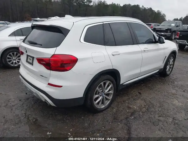 5UXTR9C56KLP97143 2019 BMW X3 - Image 2