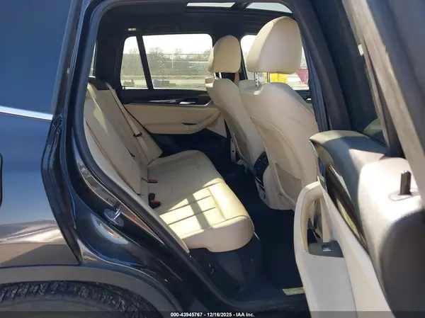 5UXTR9C56KLR05910 2019 BMW X3 - Image 8