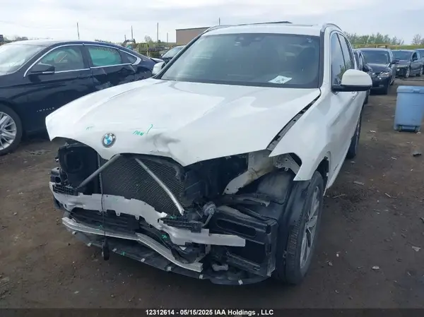 5UXTR9C57JLC77048 2018 BMW X3 - Image 2