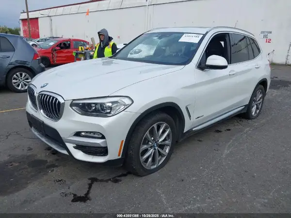 5UXTR9C57JLC78393 2018 BMW X3 - Image 2