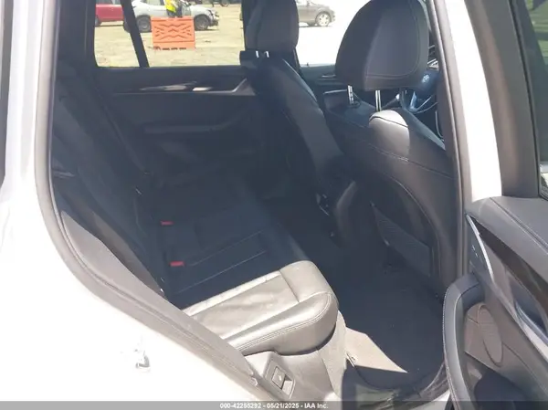 5UXTR9C57JLD63282 2018 BMW X3 - Image 8