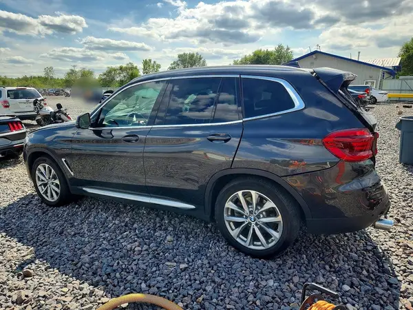 5UXTR9C57KLD93173 2019 BMW X3 - Image 2