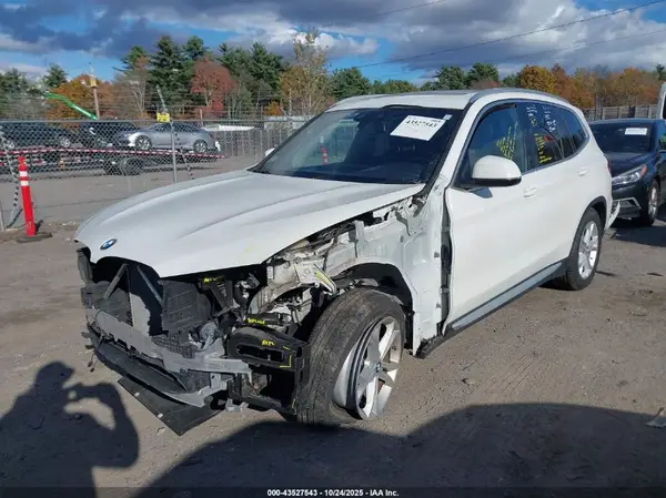 5UXTR9C57KLD94744 2019 BMW X3 - Image 2