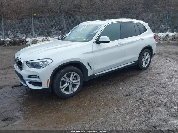 5UXTR9C57KLE14569 2019 BMW X3 - Image 2