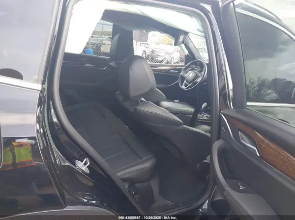 5UXTR9C57KLE15303 2019 BMW X3 - Image 8
