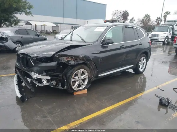 5UXTR9C57KLE18959 2019 BMW X3 - Image 2