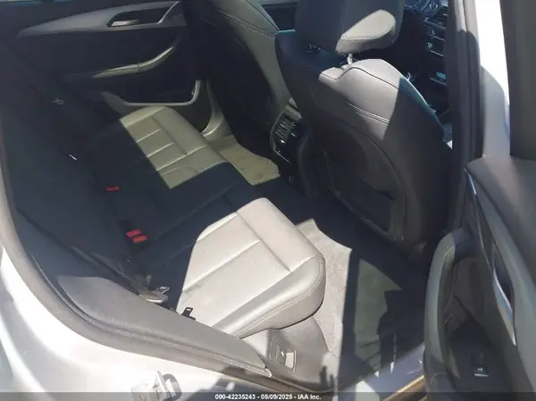 5UXTR9C57KLE21330 2019 BMW X3 - Image 8