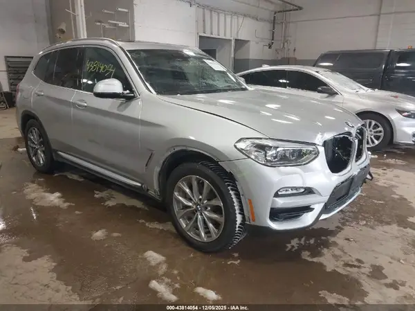5UXTR9C57KLR10808 2019 BMW X3 - Image 1