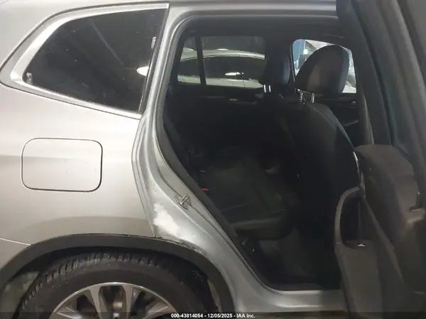 5UXTR9C57KLR10808 2019 BMW X3 - Image 8