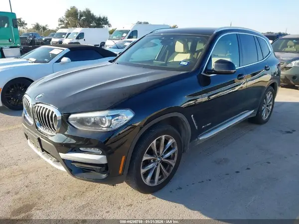 5UXTR9C58JLC77737 2018 BMW X3 - Image 2