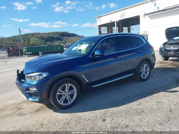 5UXTR9C58JLC80833 2018 BMW X3 - Image 2