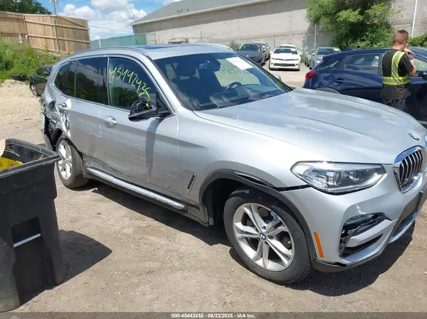 5UXTR9C58JLC83442 2018 BMW X3 - Image 1