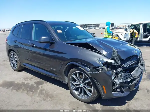 5UXTR9C58JLD59743 2018 BMW X3 - Image 1