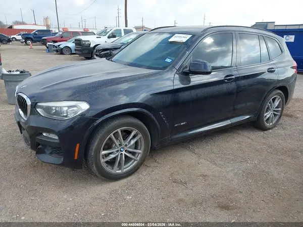 5UXTR9C58JLD65915 2018 BMW X3 - Image 2