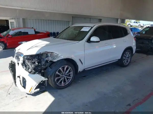 5UXTR9C58KLE12409 2019 BMW X3 - Image 2
