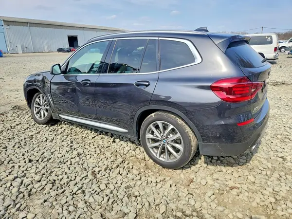 5UXTR9C58KLE14032 2019 BMW X3 - Image 2