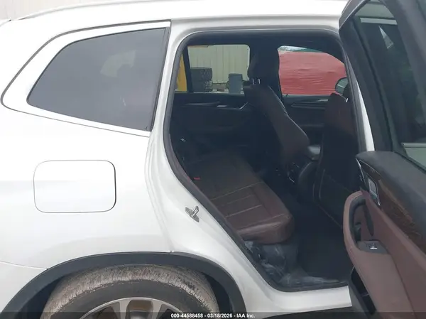 5UXTR9C58KLE18338 2019 BMW X3 - Image 8