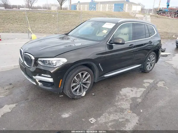 5UXTR9C58KLP96902 2019 BMW X3 - Image 2