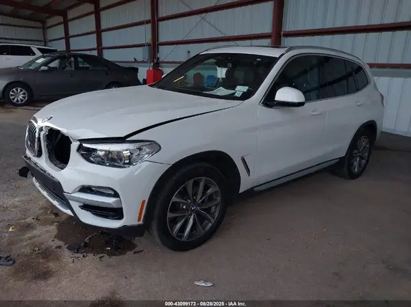 5UXTR9C58KLR06850 2019 BMW X3 - Image 2