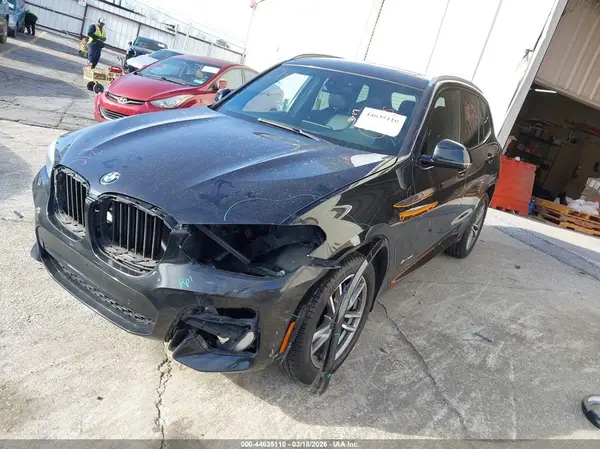 5UXTR9C59JLC79478 2018 BMW X3 - Image 2
