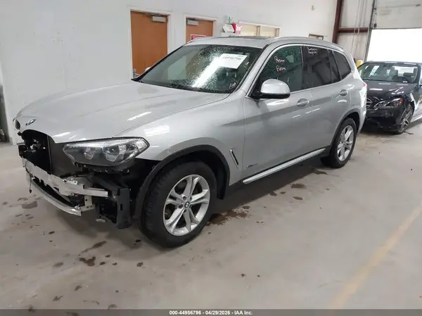 5UXTR9C59JLD65440 2018 BMW X3 - Image 2