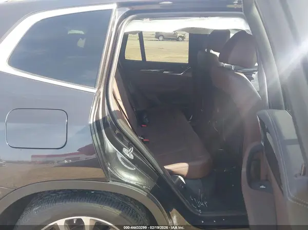 5UXTR9C59JLD68046 2018 BMW X3 - Image 8