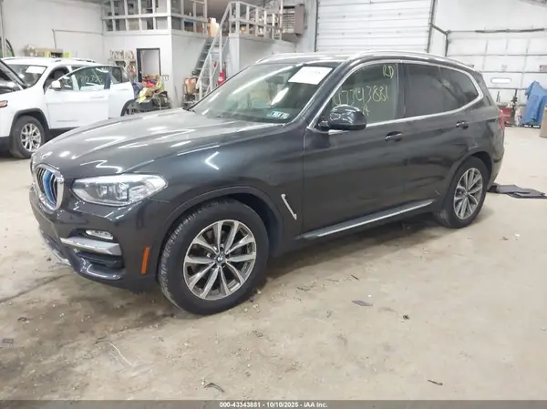 5UXTR9C59KLD93675 2019 BMW X3 - Image 2