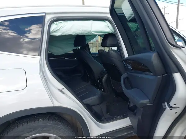 5UXTR9C59KLD94924 2019 BMW X3 - Image 8