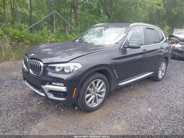 5UXTR9C59KLE13195 2019 BMW X3 - Image 2