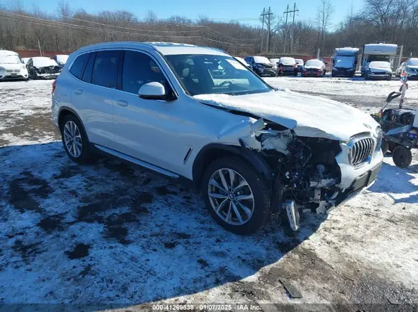 5UXTR9C59KLE16663 2019 BMW X3 - Image 1
