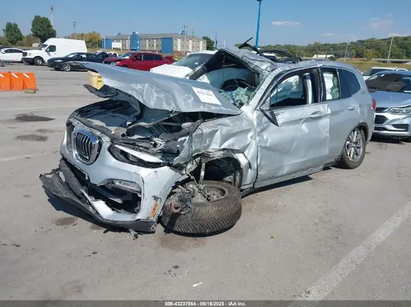 5UXTR9C59KLE19515 2019 BMW X3 - Image 2