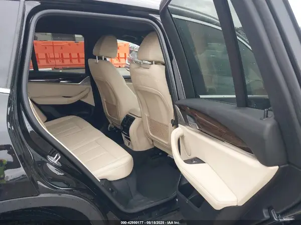 5UXTR9C59KLP91000 2019 BMW X3 - Image 8