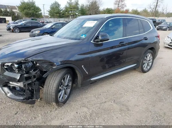5UXTR9C59KLR10843 2019 BMW X3 - Image 2
