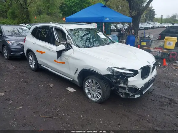 5UXTR9C5XJLC72796 2018 BMW X3 - Image 1