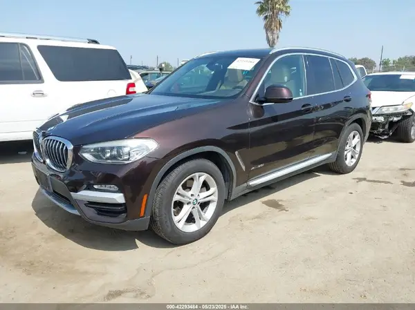 5UXTR9C5XJLC74662 2018 BMW X3 - Image 2