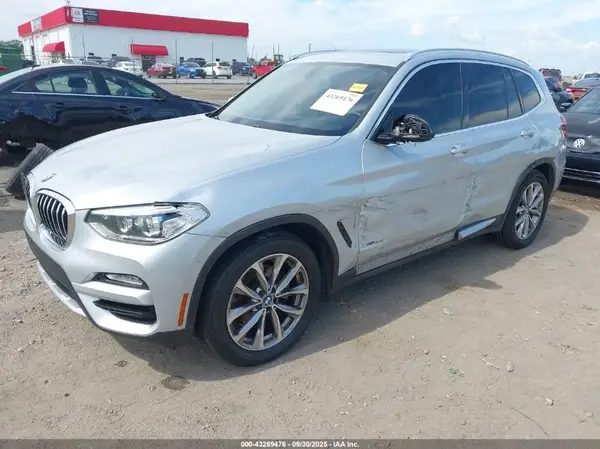 5UXTR9C5XJLC82583 2018 BMW X3 - Image 2
