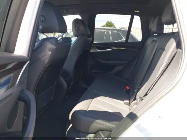 5UXTR9C5XKLD90591 2019 BMW X3 - Image 8