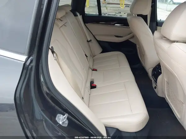 5UXTR9C5XKLD98464 2019 BMW X3 - Image 8