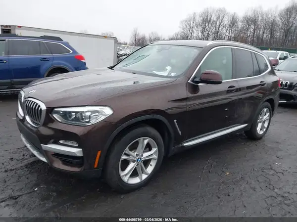 5UXTR9C5XKLE12167 2019 BMW X3 - Image 2